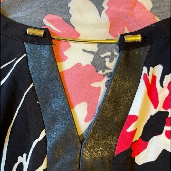 3/$25 CALVIN KLEIN Black Floral Faux Leather Details Top.Size XS - Picture 8 of 11